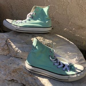 Converse women’s 7 beautiful color